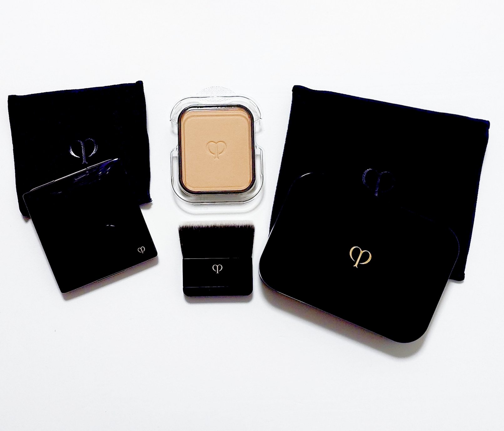 クレ・ド・ポー ボーテ  タンプードルエクラⅡ/クレ・ド・ポー ボーテ/パウダーファンデーションを使ったクチコミ（1枚目）