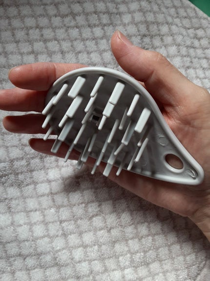 シャンプーマッサージャー/セリア/スカルプブラシを使ったクチコミ(4枚目)