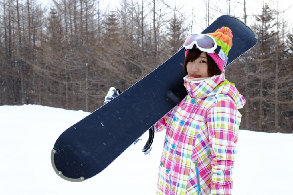 スノボ女子必見!ゲレンデメイクでスキー場でも可愛さキープ♡【おすすめアイテムも紹介】のサムネイル