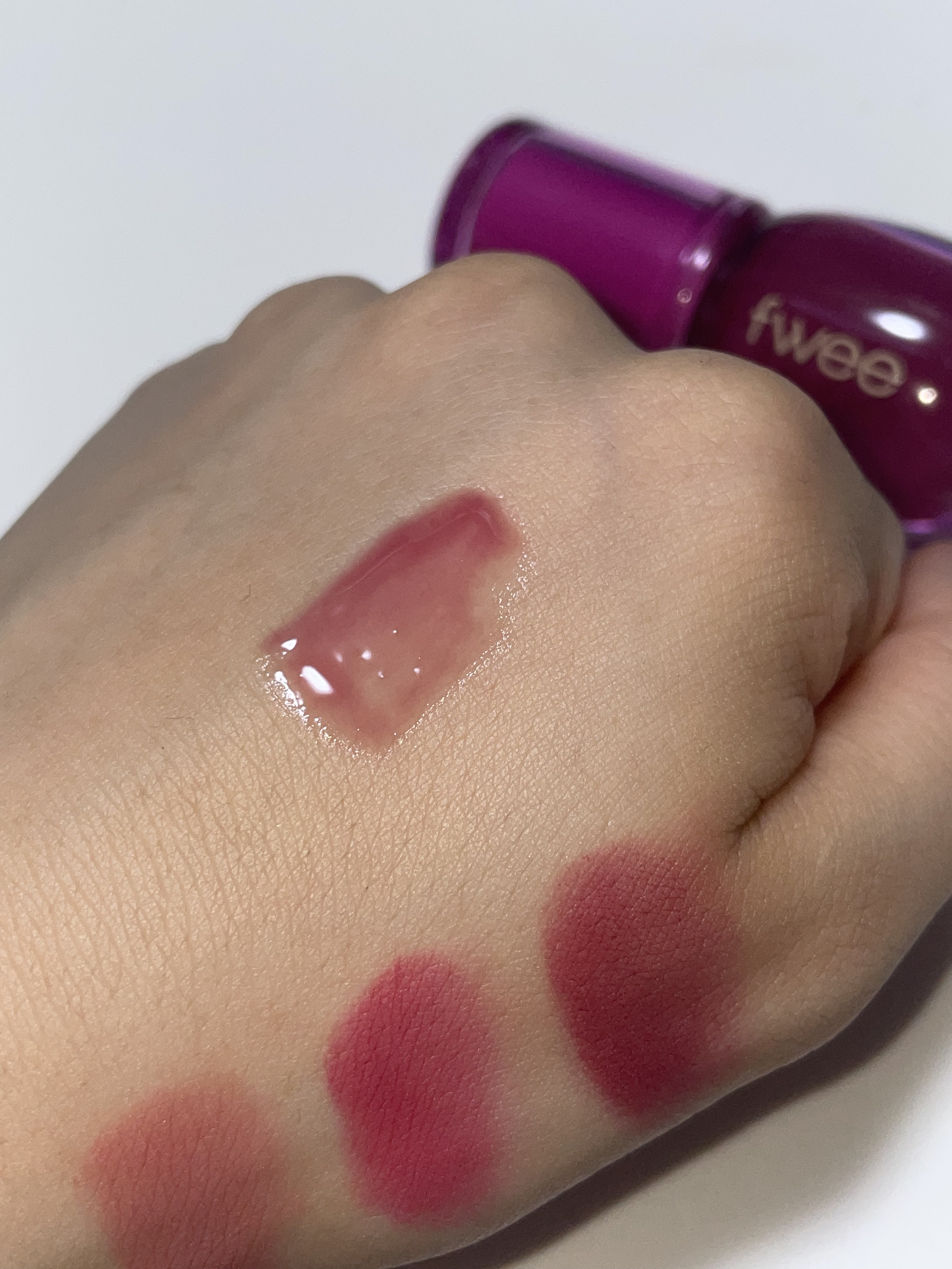 フィー 3Dボリューミンググロス/fwee/リップグロスを使ったクチコミ（2枚目）