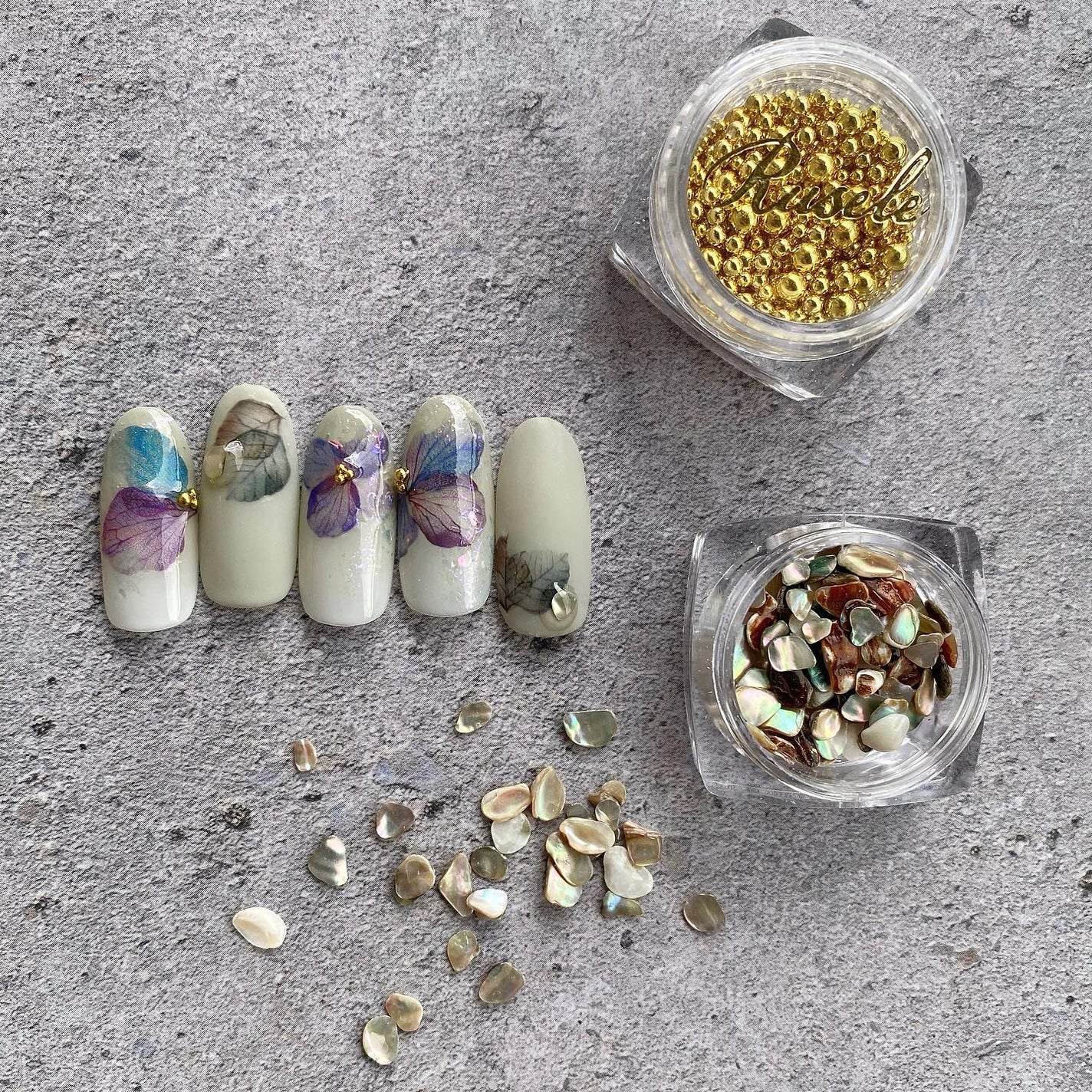 naomi on LIPS 「梅雨ですね毎年使うハイドランジア⢀⢄♡梅雨は苦手だけど紫陽花は..」(2枚目)