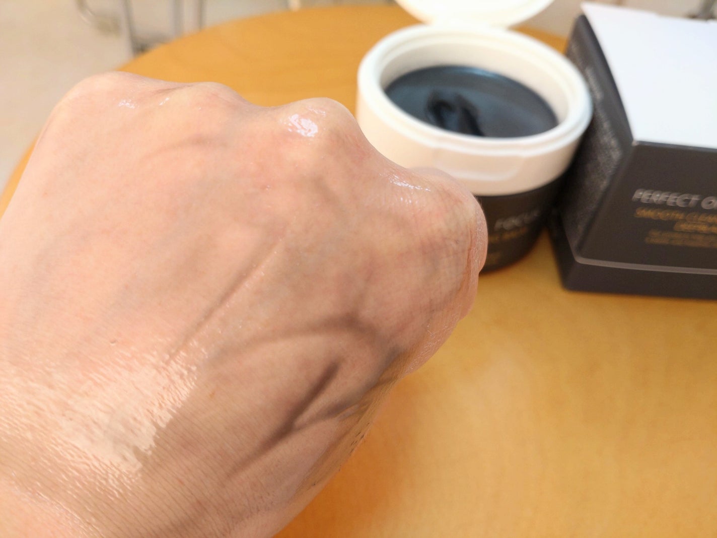 パーフェクトワンフォーカス スムースクレンジングバーム ディープブラック/PERFECT ONE FOCUS/クレンジングバームを使ったクチコミ(3枚目)