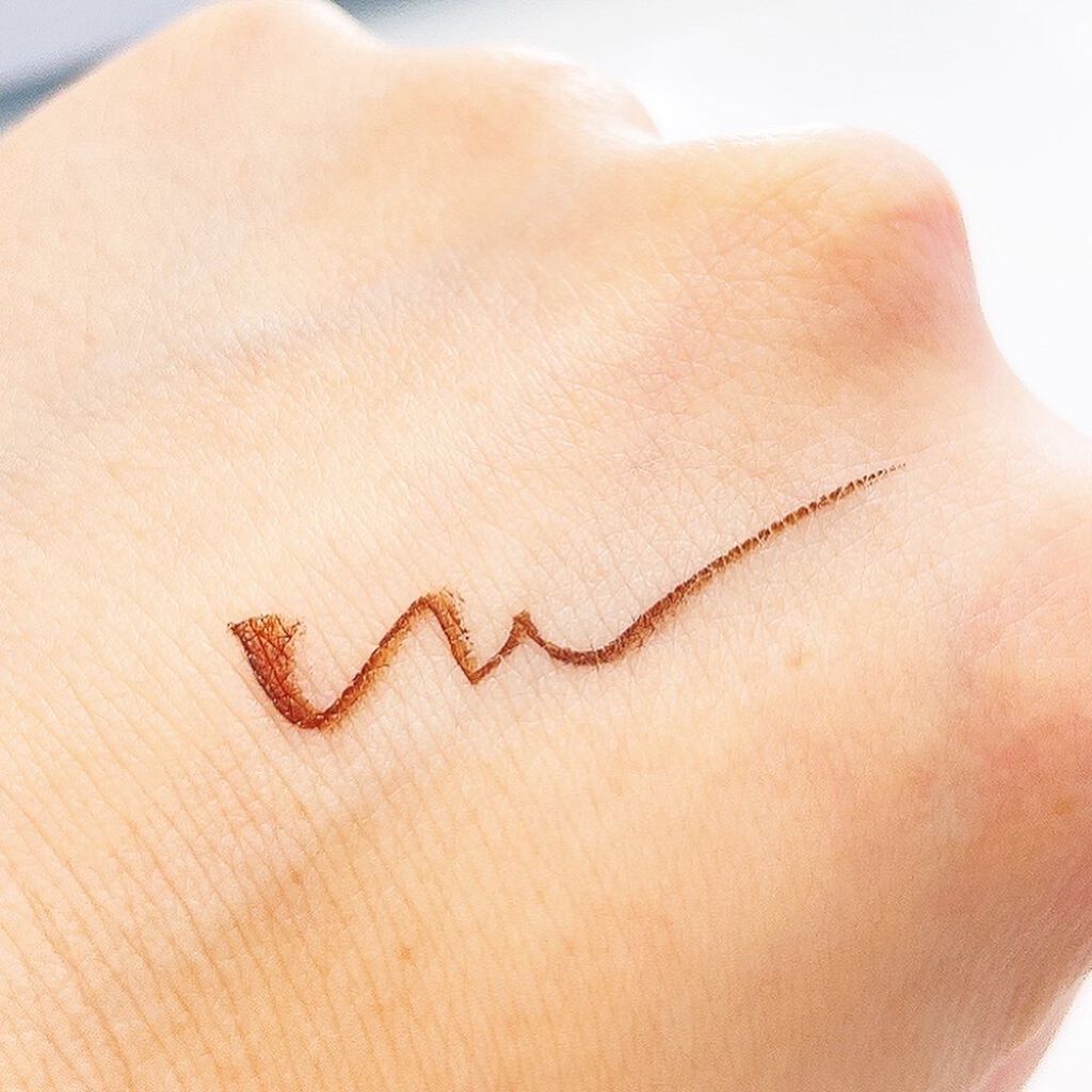 「密着アイライナー」ショート筆リキッド/デジャヴュ/リキッドアイライナーを使ったクチコミ(6枚目)