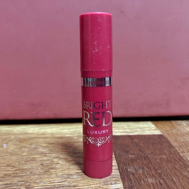 メンターム リップドレスのクチコミ「【使った商品】
リップドレスR💄

【色味】
赤に近いピンク💒

【色もち】
まあまあ😀

【.....」（1枚目）