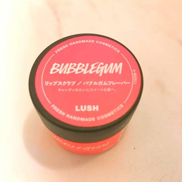 LUSH リップスクラブ バブルガム🍬

原宿って感じの匂い笑
めちゃくちゃ美味しそうな匂いで口に入っちゃっても美味しい🤤笑


LUSHのリップスクラブ、クリスマスだかバレンタインだかの限定品でキスっ