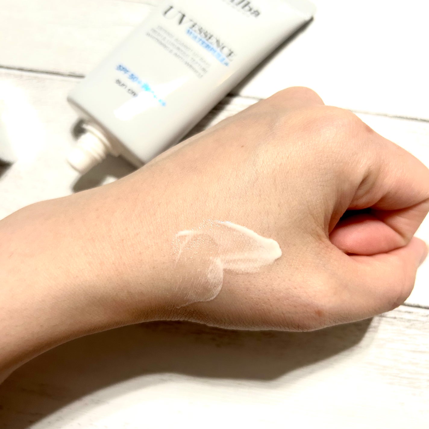 ダルバ ウォータフル エッセンス サンクリーム/ダルバ/日焼け止めクリームを使ったクチコミ(4枚目)