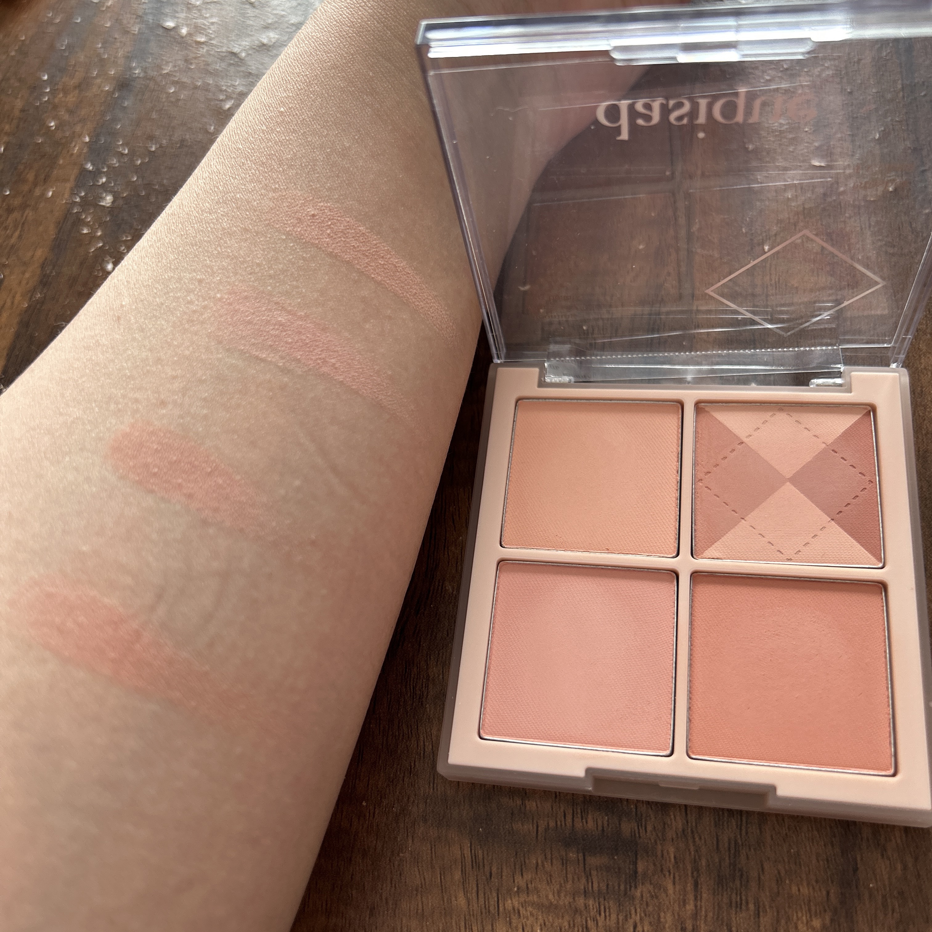 ブレンディングムードチーク 04 ベージュニット/dasique/パウダーチークを使ったクチコミ（3枚目）