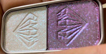 ゆた on LIPS 「めっちゃちっこいアイシャドウ缶に入ってて可愛い✨蓋はスライド式..」(6枚目)