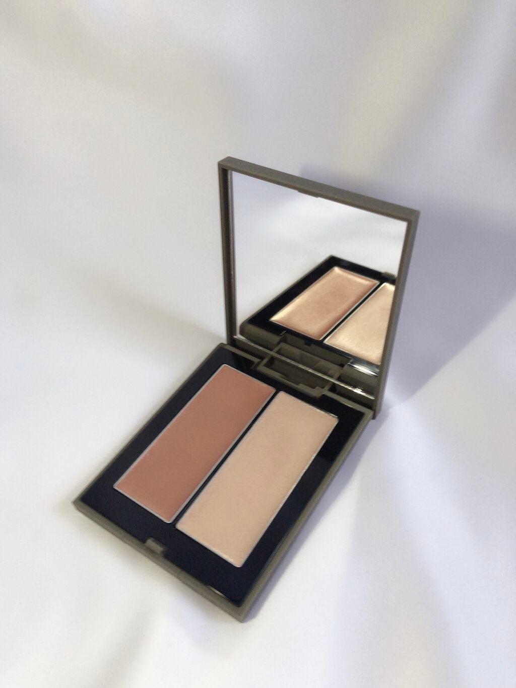 THREE シマリング グロー デュオ/THREE/クリームハイライトを使ったクチコミ(1枚目)