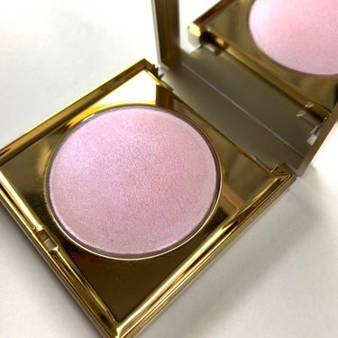 Heaven's Hue highlighter/stila/パウダーハイライトを使ったクチコミ（1枚目）