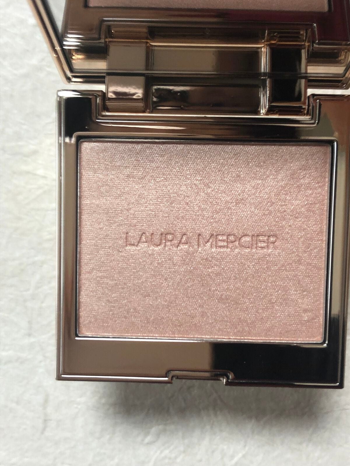 ローズグロウ イルミネーター /ローラ メルシエ/プレストパウダーを使ったクチコミ(2枚目)