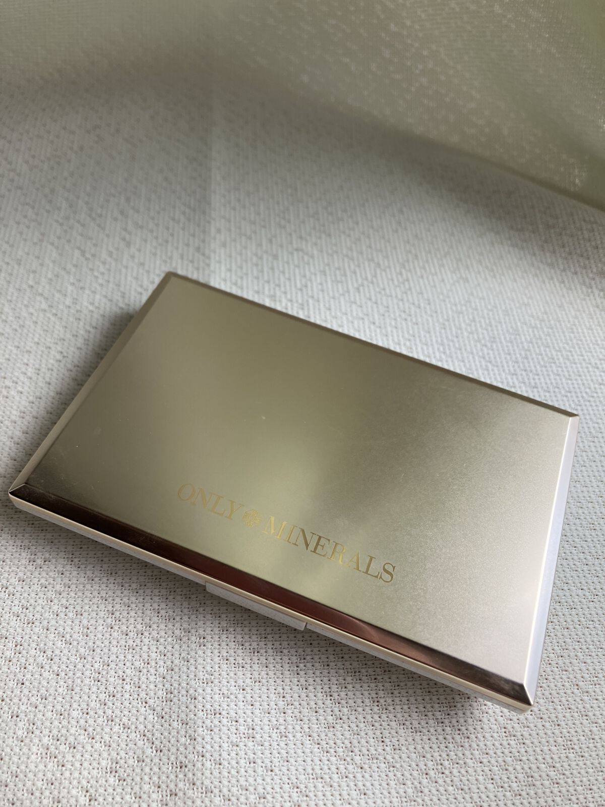 ONLY MINERALS ミネラルモイストファンデーションのクチコミ「
ONLY MINERALS

ミネラルモイストファンデーション

【ライトベージュ】

SP.....」（2枚目）