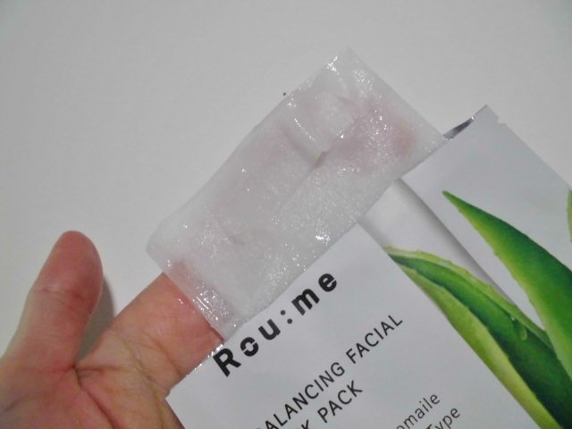 バランシングフェイシャルマスクパック（アロエ＆カモミール）/Roume/シートマスク・パックを使ったクチコミ（2枚目）