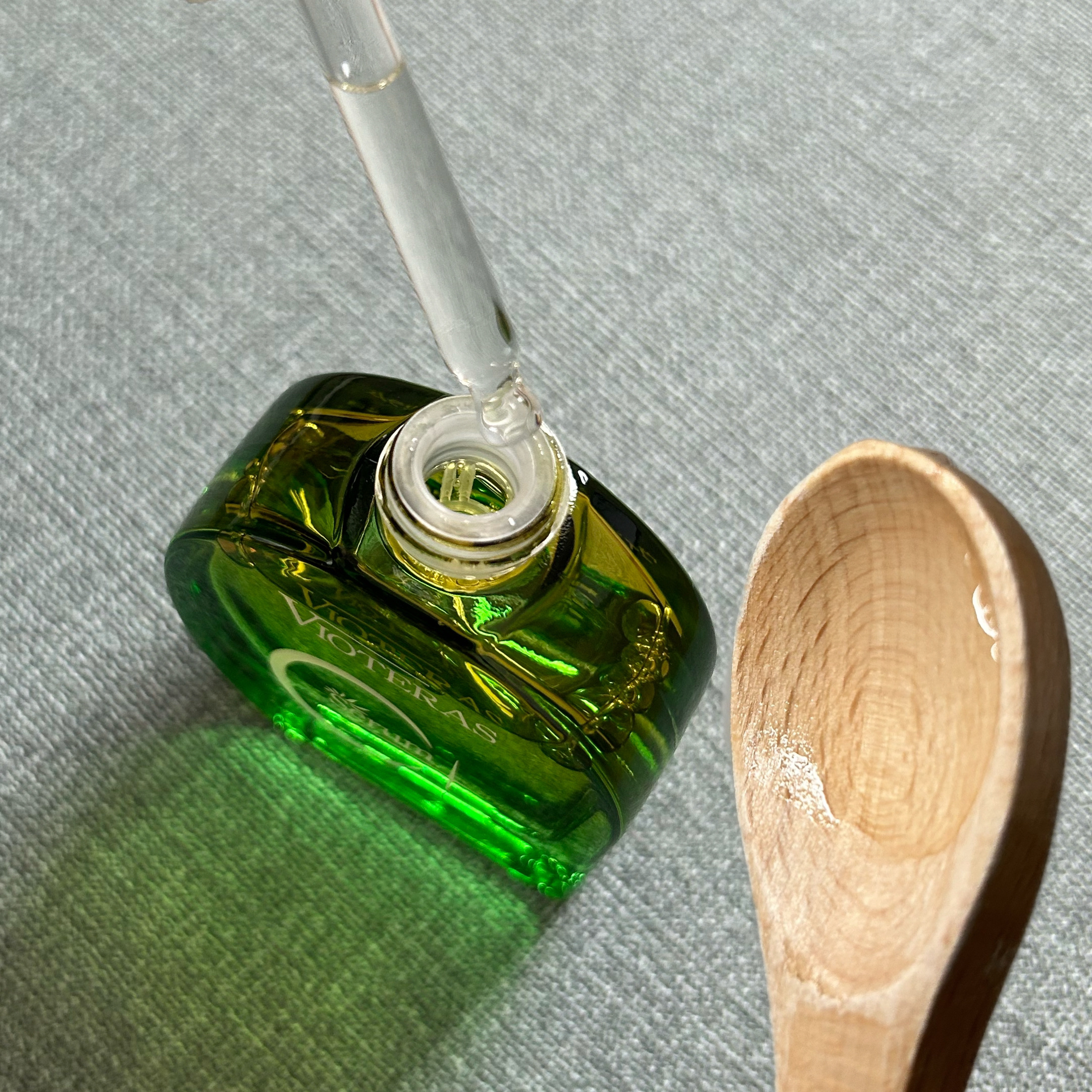 ヴィオテラス Cセラム/ヘルスビューティー/美容液を使ったクチコミ（2枚目）