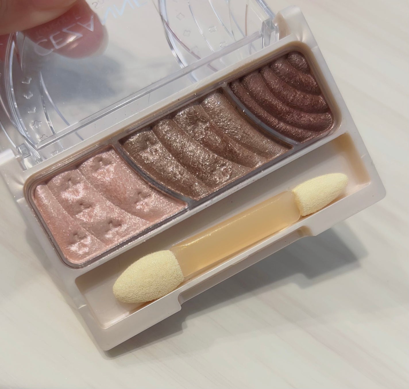 トーンアップアイシャドウ/CEZANNE/アイシャドウパレットを使ったクチコミ(3枚目)