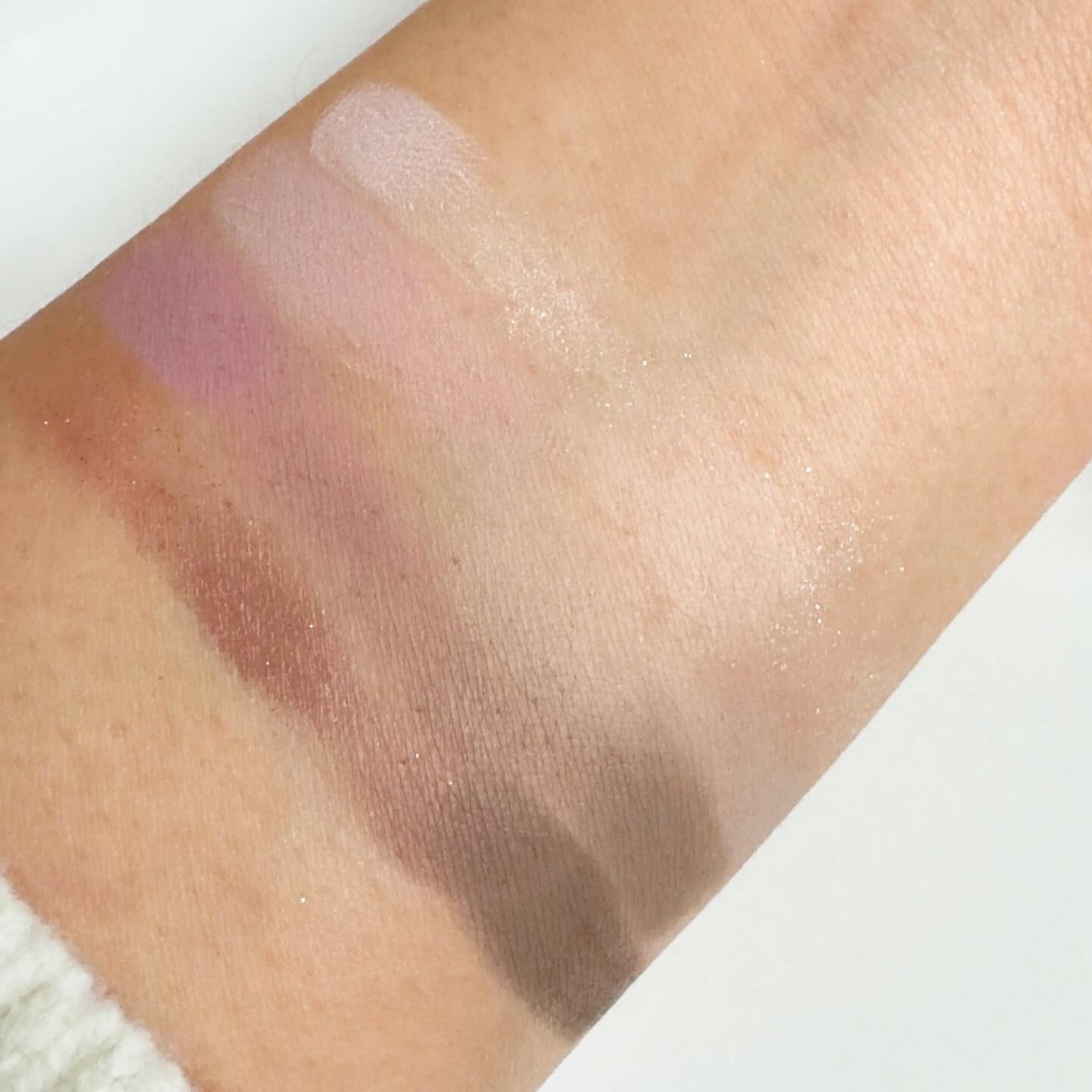 ソフトブラーリングアイパレット/wakemake/アイシャドウパレットを使ったクチコミ(3枚目)