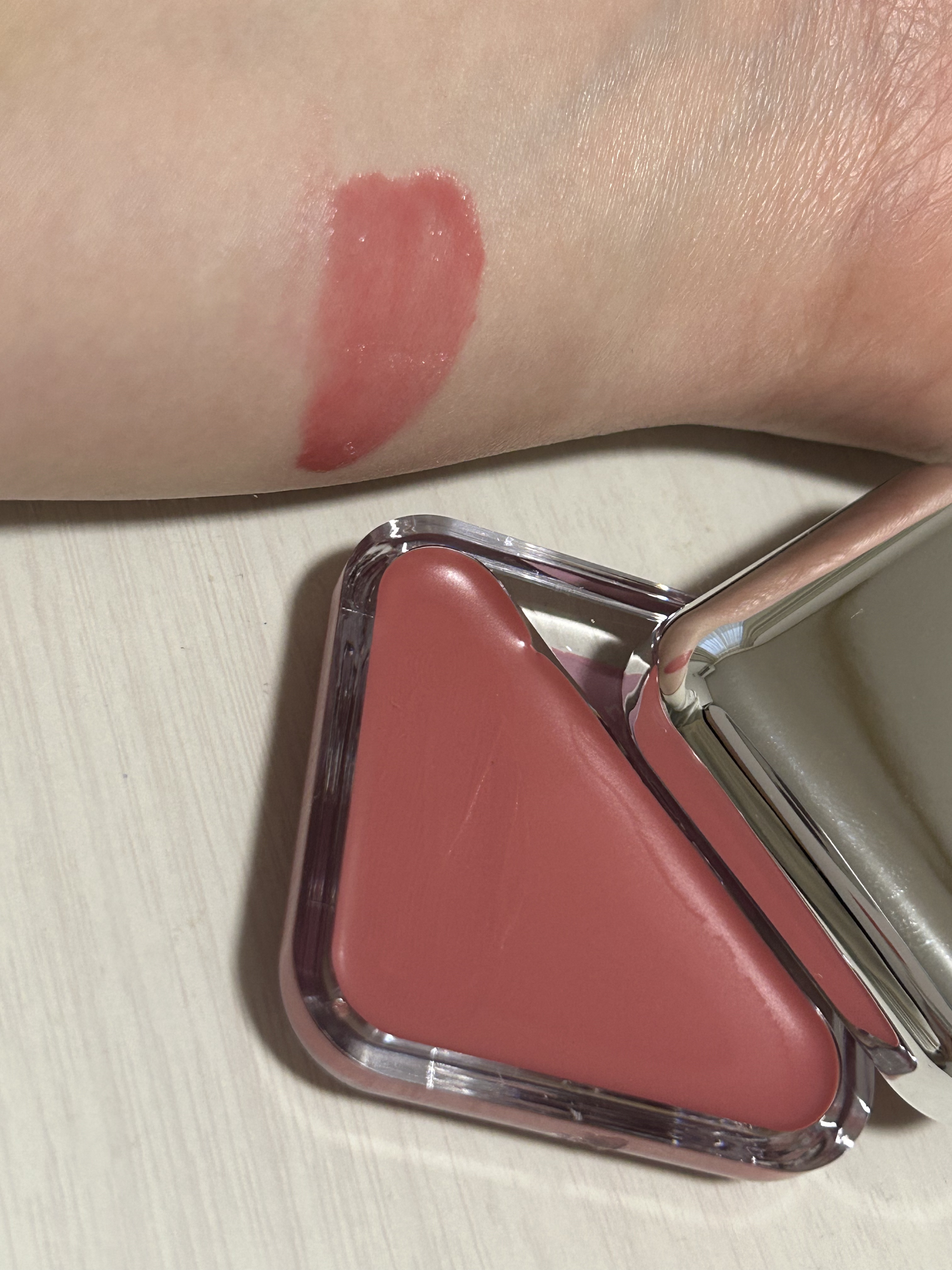 エッセンシャル リップチーク タップ/CLIO/ジェル・クリームチークを使ったクチコミ（1枚目）