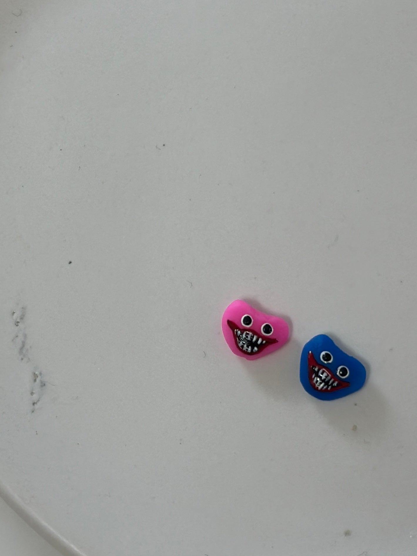 🐒ズボラママみっちゃんの高見えネイル💅 on LIPS 「ハギーワギーとキッシーミッシー🩷カラー名🩷【1】いちご【2】も..」(1枚目)