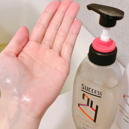 サクセス サクセス24 クレンジングシャンプー/スカルプコンディショナー フルーティフローラルの香りのクチコミ「“汗をかくたび、髪香る”*1
これから汗をかく季節に特におすすめのヘアケア商品✨
シャンプー.....」(3枚目)