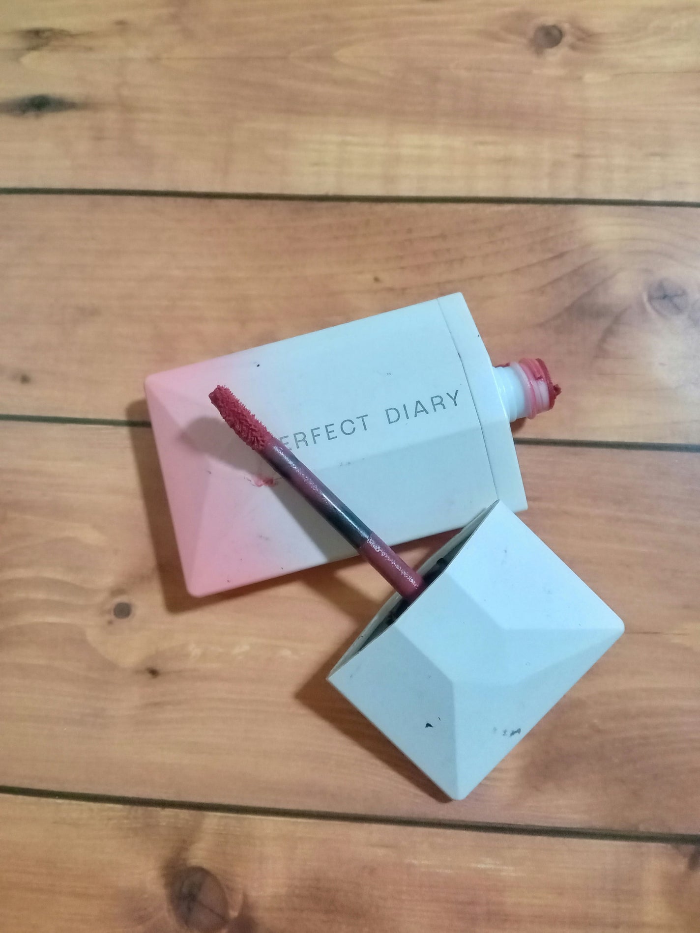 PERFECT DIARY (パーフェクトダイアリー) READ ME フローティングライト リップグロス/PERFECT DIARY/リップグロスを使ったクチコミ(2枚目)