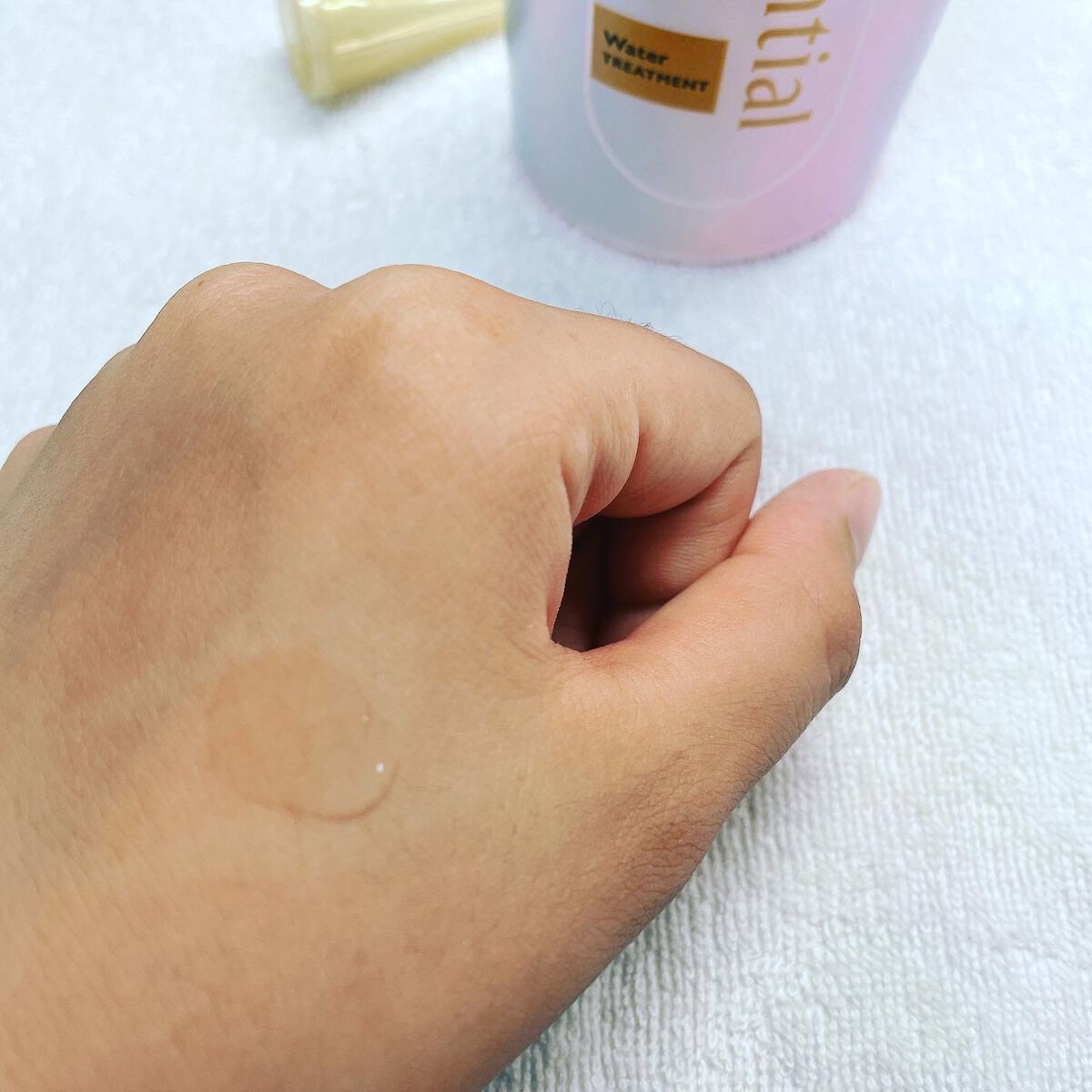 エッセンシャル プレミアム ウォータートリートメント EXスムース/エッセンシャル/アウトバストリートメントを使ったクチコミ（3枚目）