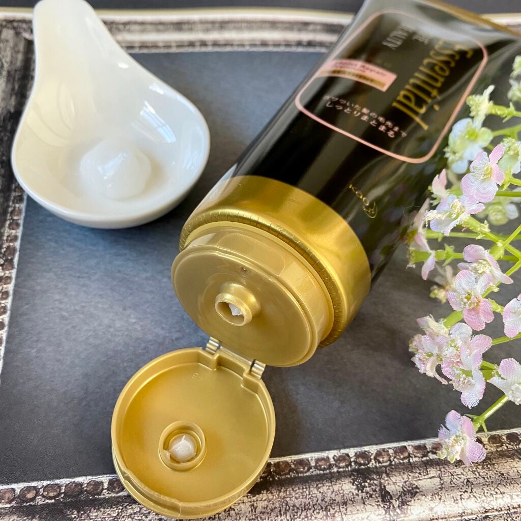 THE BEAUTY 髪のキメ美容プレミアムトリートメント<モイストリペアプレミアム>/エッセンシャル/洗い流すヘアトリートメントを使ったクチコミ(2枚目)