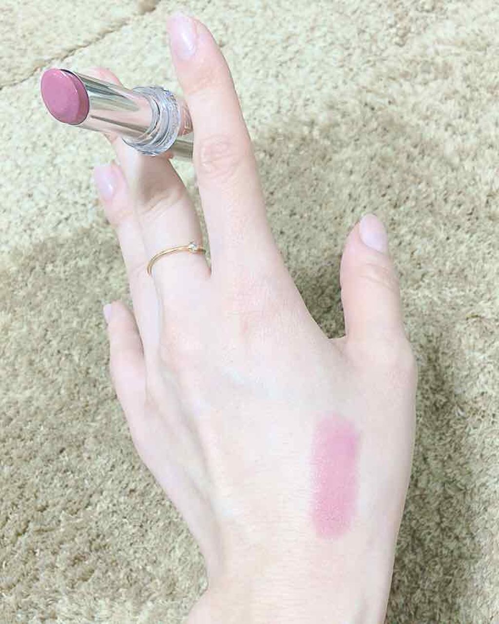 ラスティンググロスリップ/CEZANNE/口紅を使ったクチコミ(2枚目)