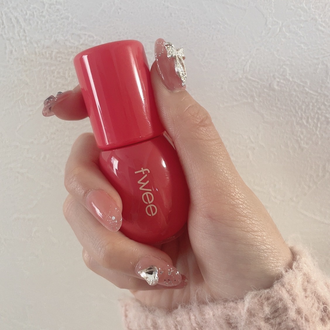 フィー 3Dボリューミンググロス/fwee/リップグロスを使ったクチコミ（2枚目）