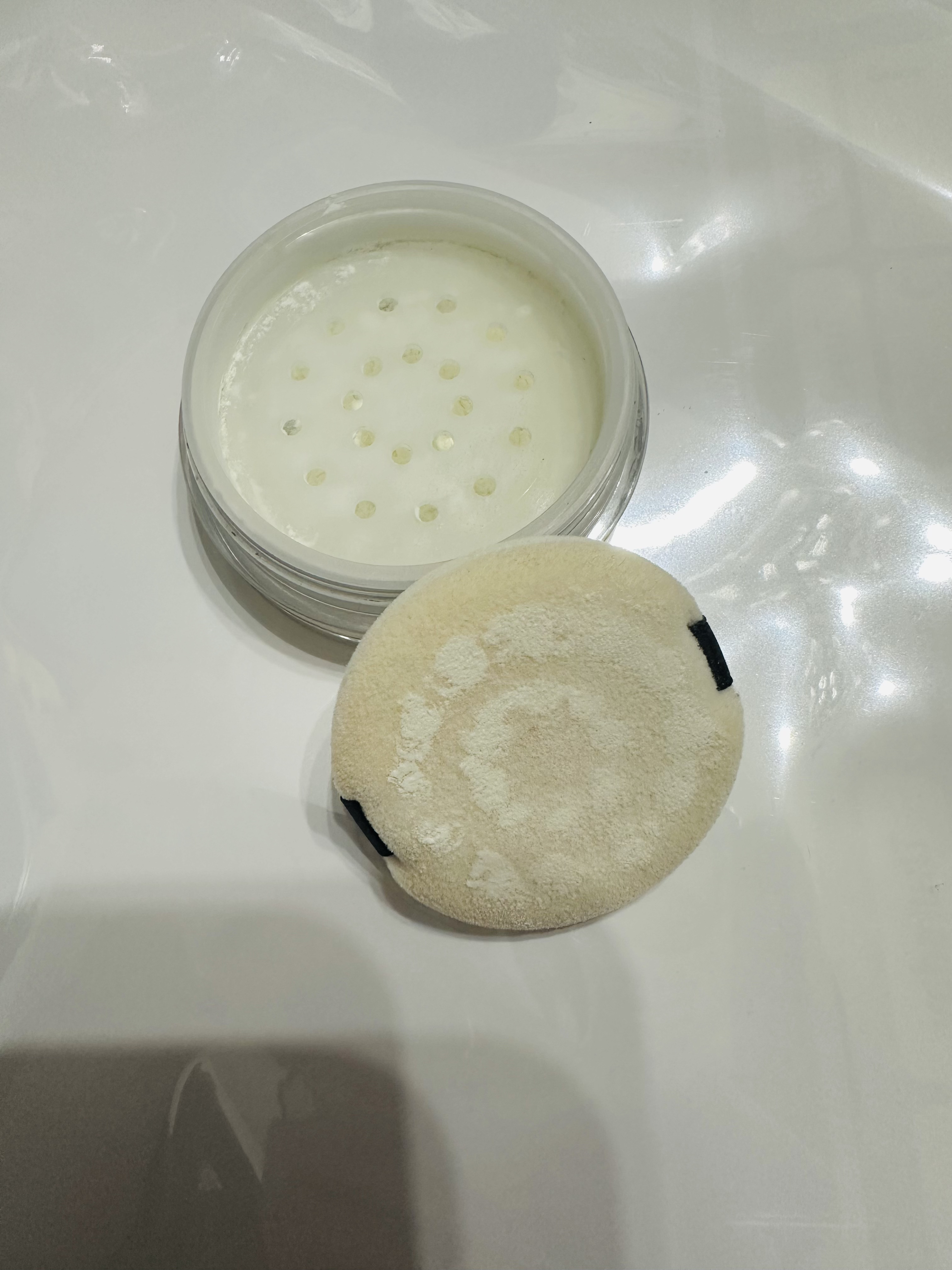 メンズベーシック テカリ防止パウダー  フェイスパウダー クリア/MenzBasic/パウダーファンデーションを使ったクチコミ（2枚目）