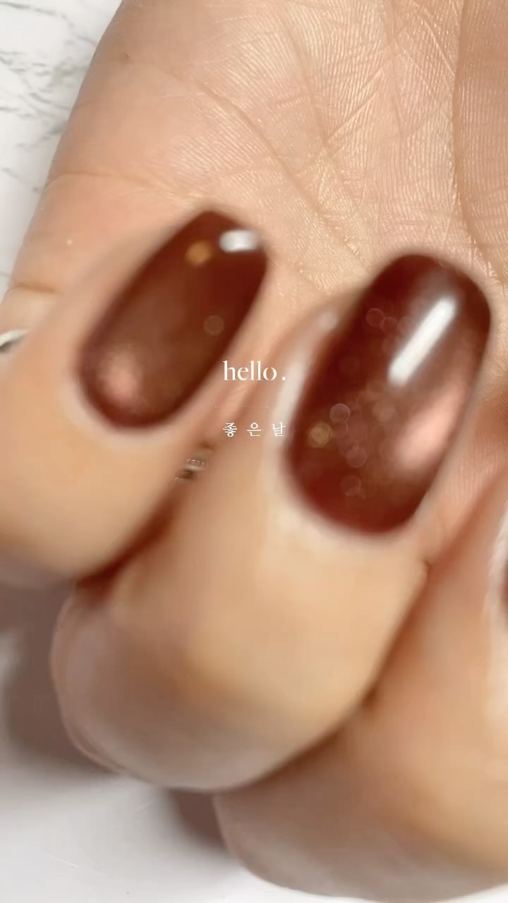 #ネイル,#ジェルネイル,#ニュアンスネイル,#キラキラネイル,#手書きアートネイル,#シンプルネイル,#マグネットネイルのネイルデザイン