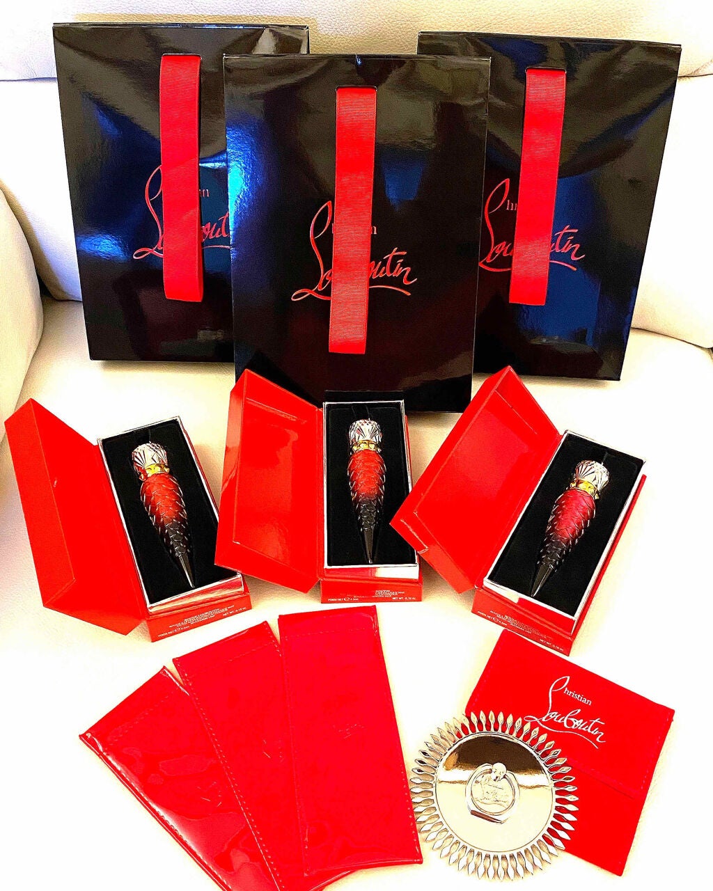 メタルマットフルイド リップカラー/クリスチャン ルブタン/口紅を使ったクチコミ(2枚目)