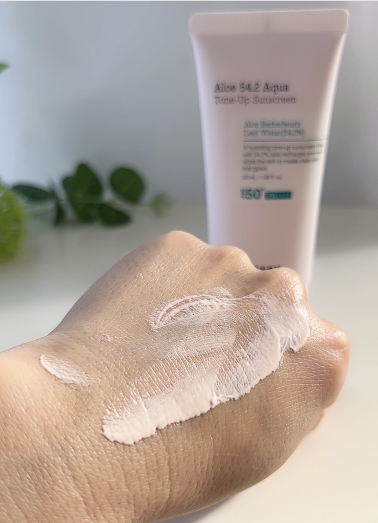 アロエ54.2アクアトーンアップUVクリーム　SPF50+ PA++++/COSRX/日焼け止めクリームを使ったクチコミ（3枚目）