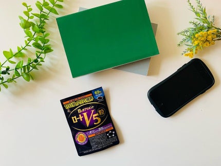 ロート製薬 ロートV5粒のクチコミ「ロート製薬さんの
【ロートV5粒】をお試し中! 
毎日スマホやパソコン、テレビなど
目を酷.....」(3枚目)