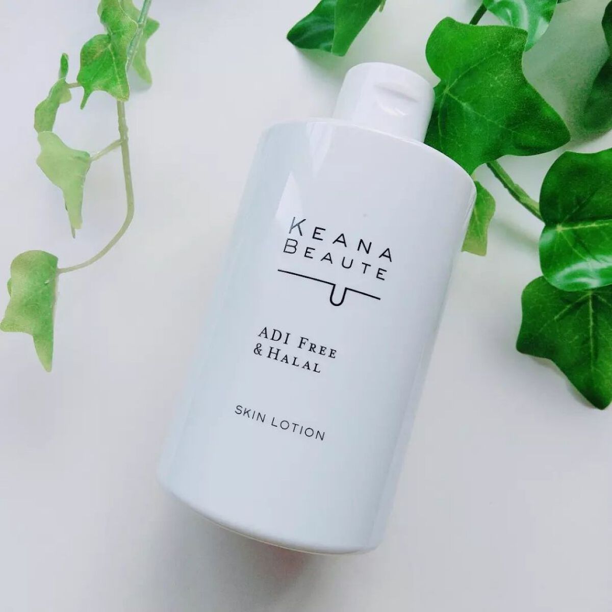 肌を再生し、滑らかにします。 アルカリ性オイルと肌のタイプに適した