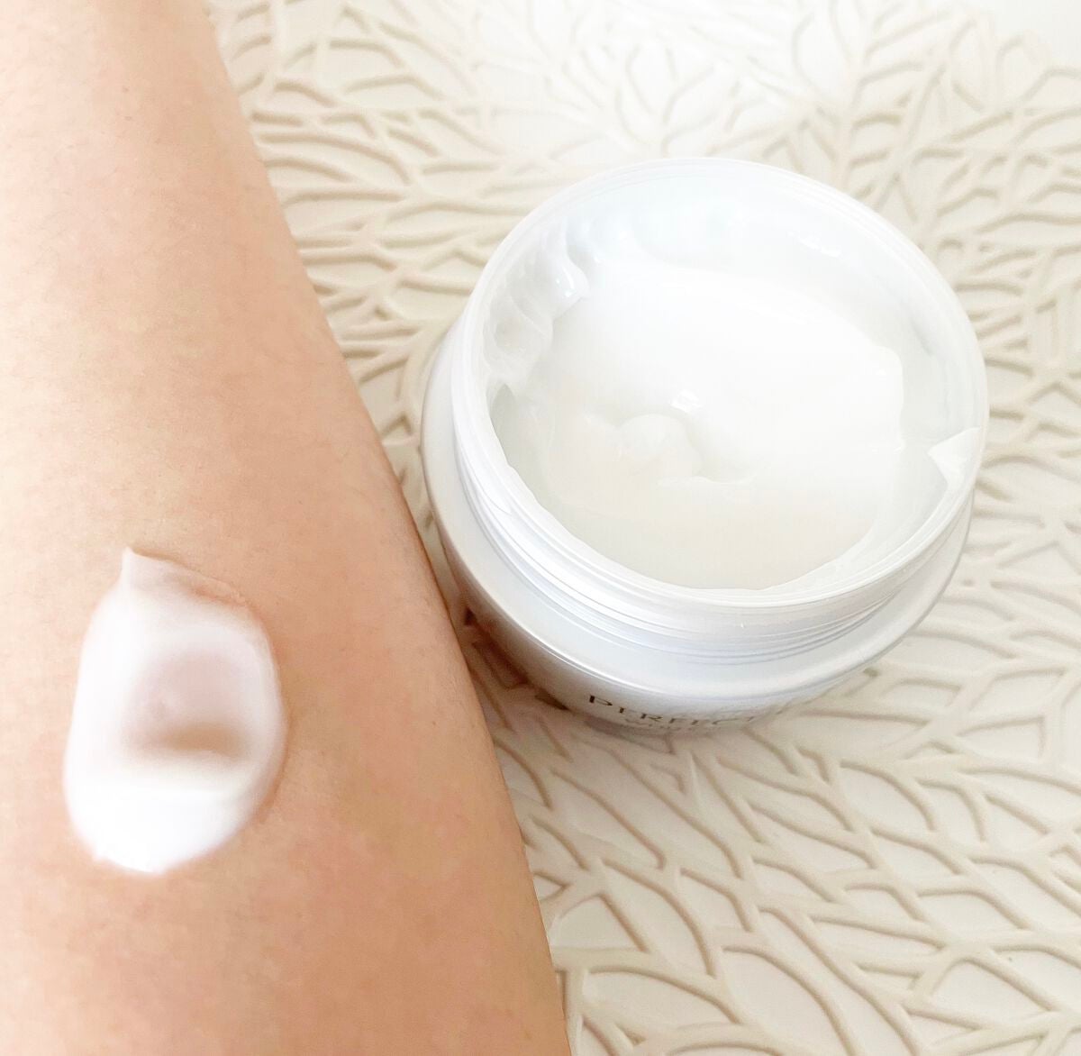 パーフェクトワン 薬用ホワイトニングジェル/パーフェクトワン/オールインワン化粧品を使ったクチコミ(4枚目)