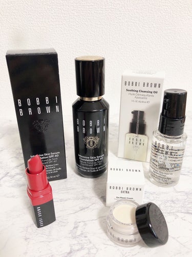 BOBBI BROWN　インテンシブ スキン セラム ファンデーション SPF40（PA++++）
N-042 ベージュ

ずっと気になっていたスキンケアファンデーション。プラス1,000円のトライアル