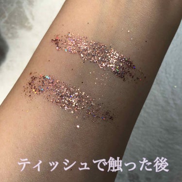 ColourPop  プレスグリッターのクチコミ「カラーポップのプレスドグリッターのIndioです。

こちら、綺麗は綺麗だけど、プライマーの有.....」（3枚目）