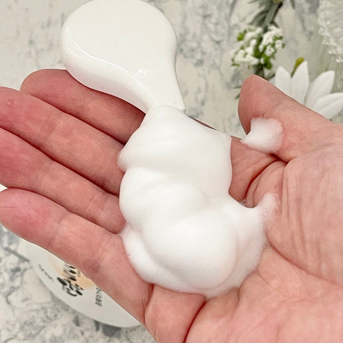 ibuharumaman on LIPS 「3月7日リニューアル発売!なめらか本舗泡洗顔NC商品特徴↓↓↓..」(3枚目)