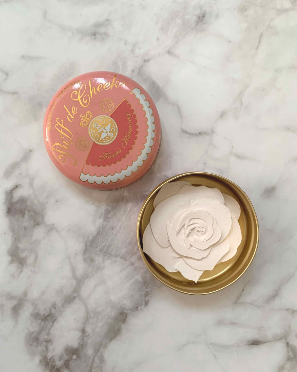 パフ・デ・チーク(フラワーハーモニー)/マジョリカ マジョルカ/パウダーチークを使ったクチコミ（2枚目）