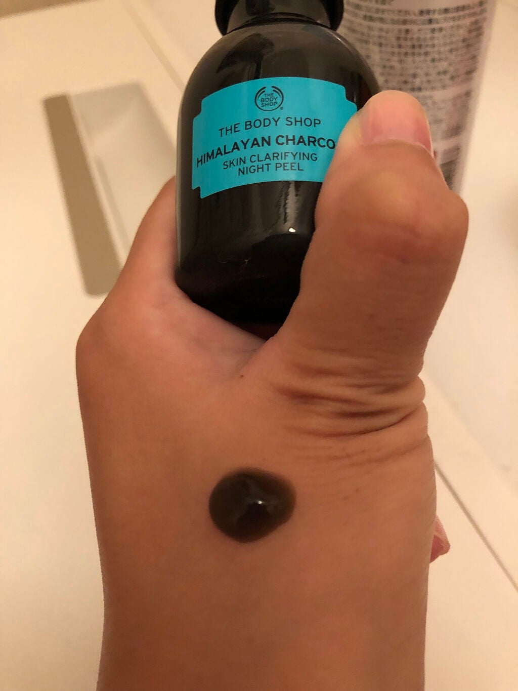 ヒマラヤン チャコール クリア ナイトピール/THE BODY SHOP/美容液を使ったクチコミ(2枚目)