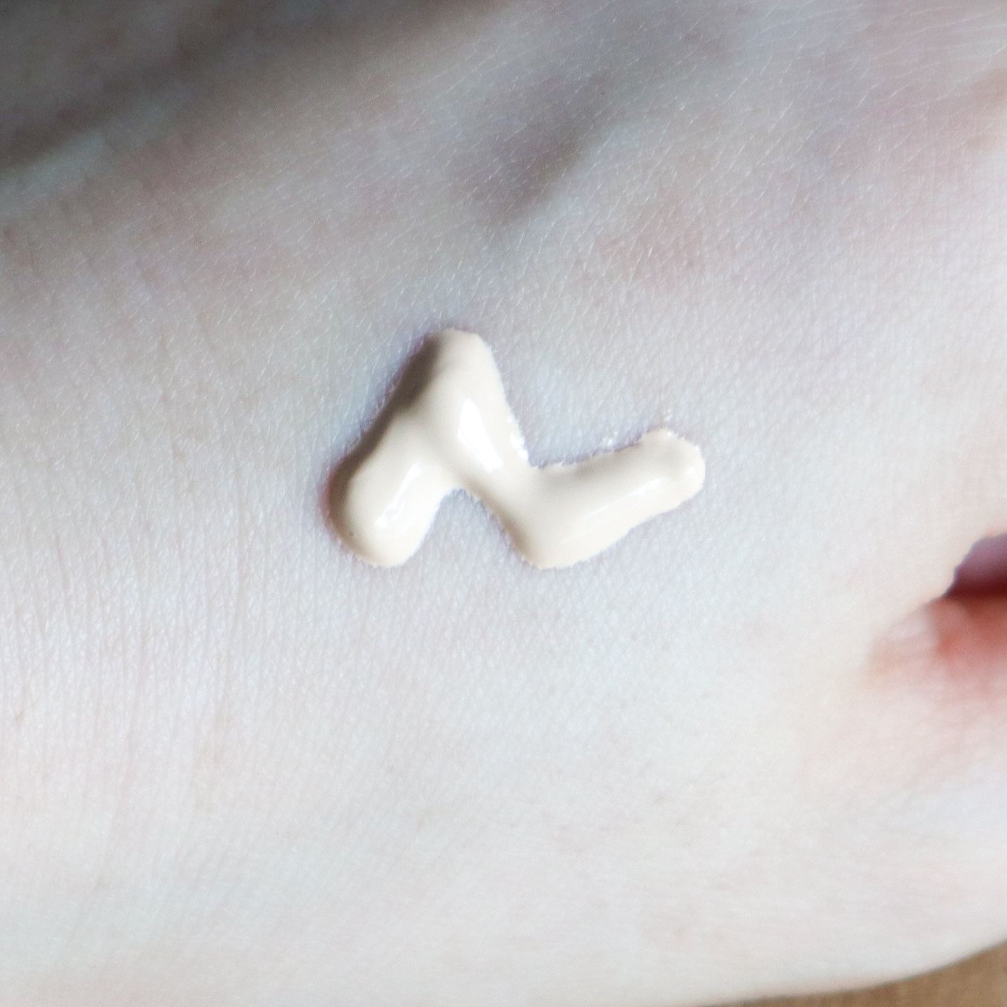 オニオンフレッシュフルイドUVクリーム/Isntree/日焼け止めクリームを使ったクチコミ（3枚目）