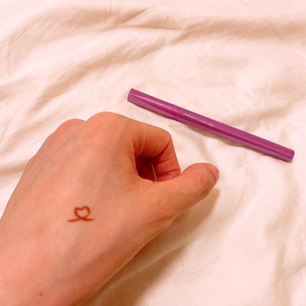 「密着アイライナー」ショート筆リキッド/デジャヴュ/リキッドアイライナーを使ったクチコミ(3枚目)