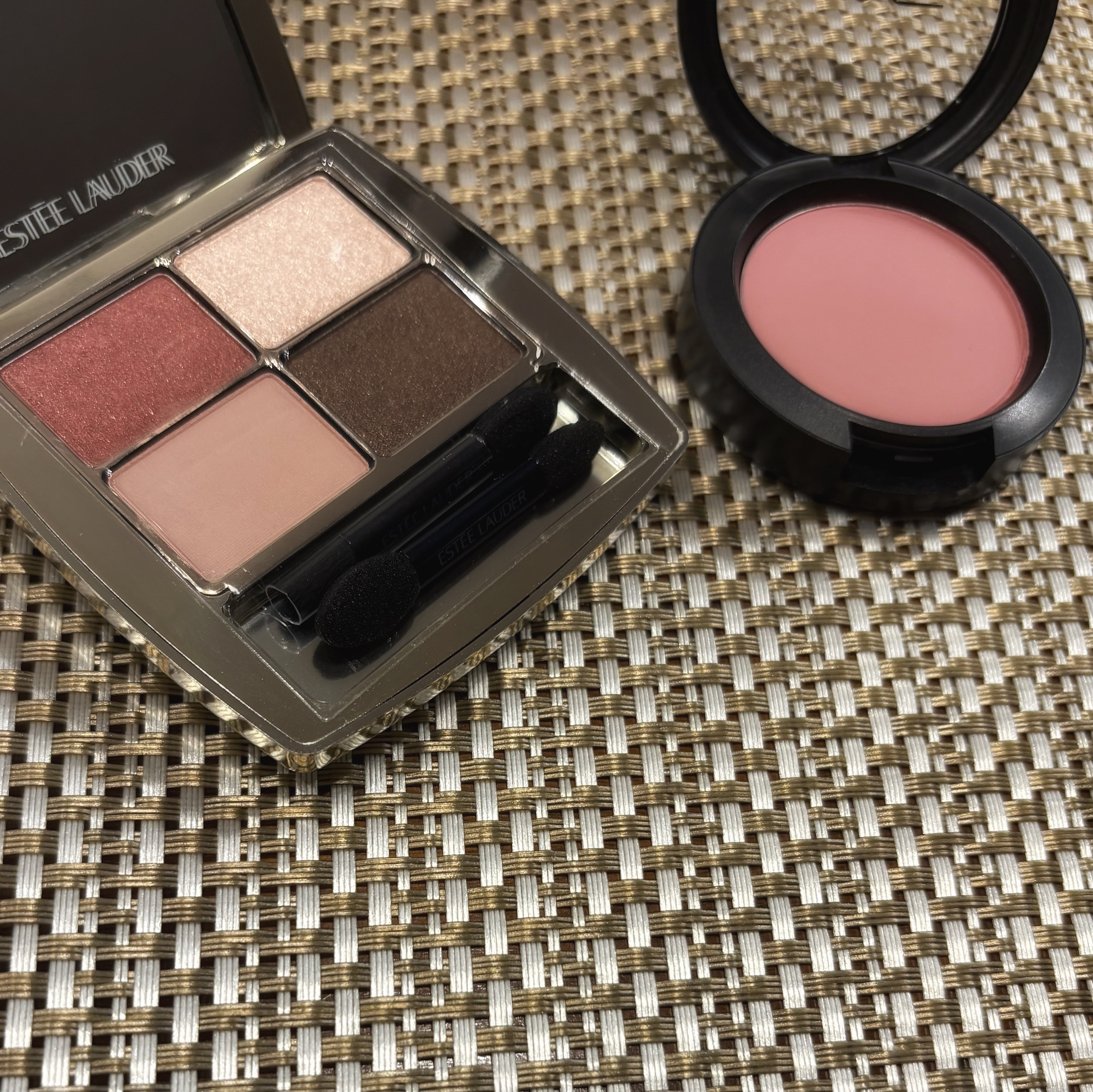 ピュア カラー エンヴィ リュクス アイシャドウ クアッド /ESTEE LAUDER/アイシャドウパレットを使ったクチコミ（2枚目）