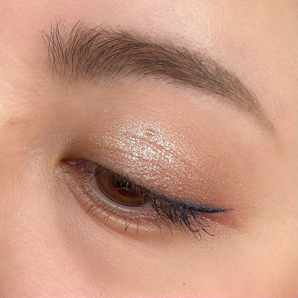 プレスド アイシャドー（レフィル） W クローム シルバー(限定色)/shu uemura/単色アイシャドウを使ったクチコミ（3枚目）