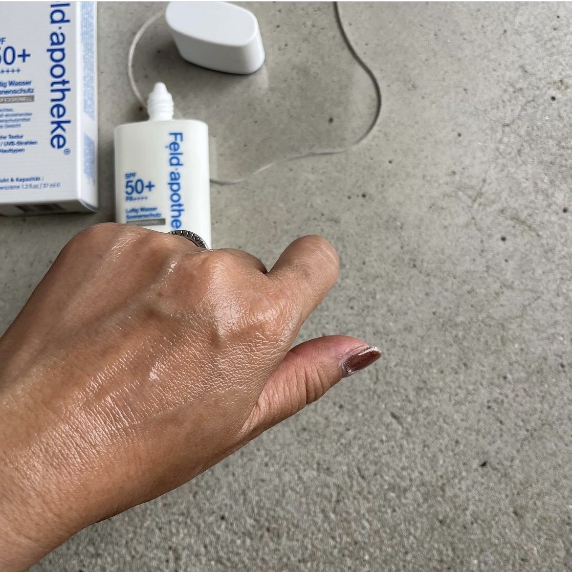 エアリーウォーターサンスクリーン プロフェッショナル/Feld Apotheke/日焼け止めローションを使ったクチコミ（3枚目）