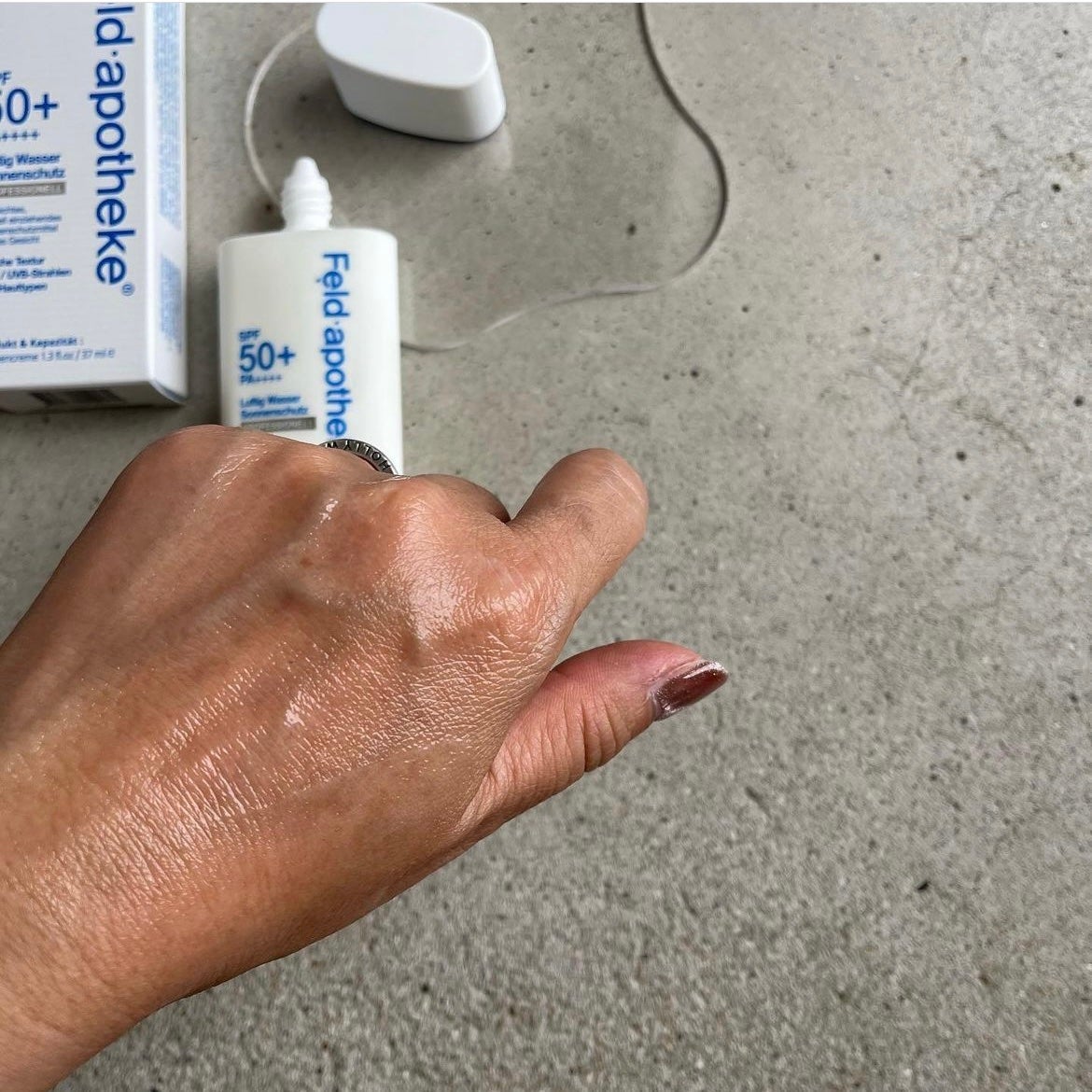 エアリーウォーターサンスクリーン プロフェッショナル/Feld Apotheke/日焼け止めローションを使ったクチコミ(3枚目)