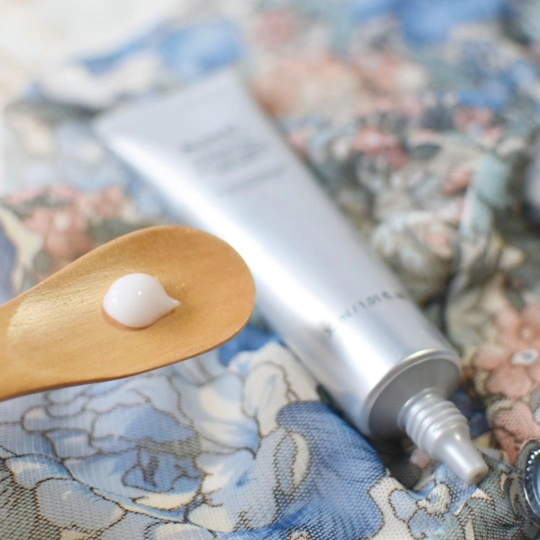 エッセンシャル リアル アイクリーム フォーフェイス/AHC/アイケア・アイクリームを使ったクチコミ（2枚目）