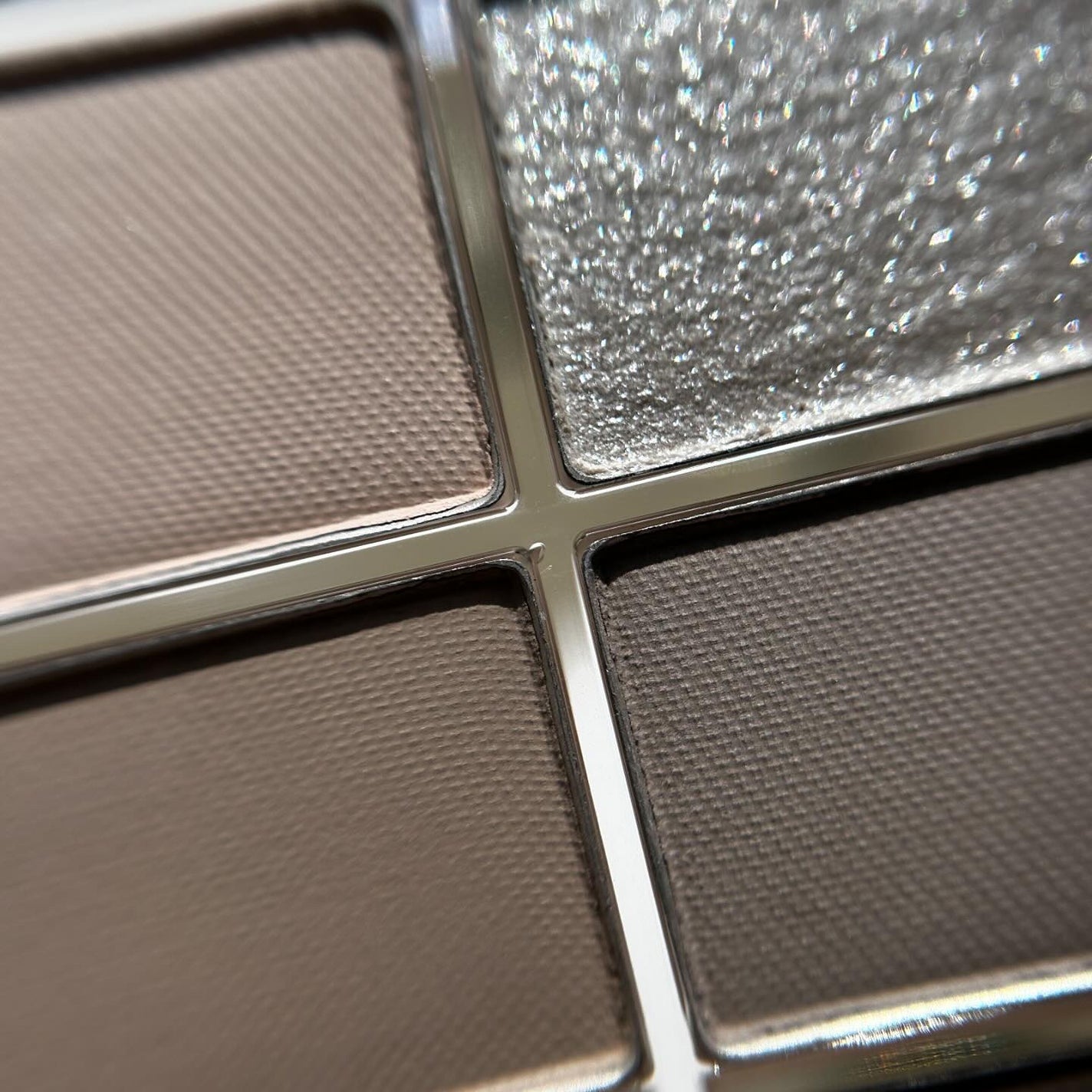 ソフトブラーリングアイパレット/wakemake/アイシャドウパレットを使ったクチコミ(4枚目)