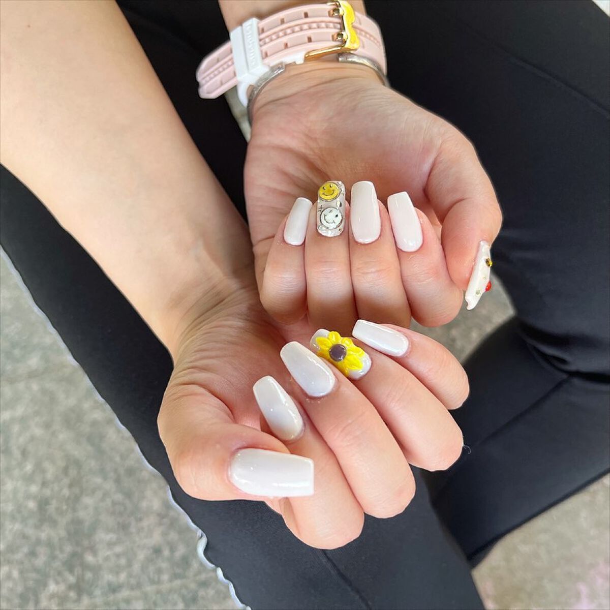 #夏ネイル,#ひまわりネイル,#ニコちゃんネイル,#ネイル,#ニュアンスネイル,#スカルプネイル,#ジェルネイル,#ママネイル,#ギャルネイル,#大人ネイル,#派手ネイル,#やり放題ネイル,#城陽ネイル,#京都ネイルのネイルデザイン