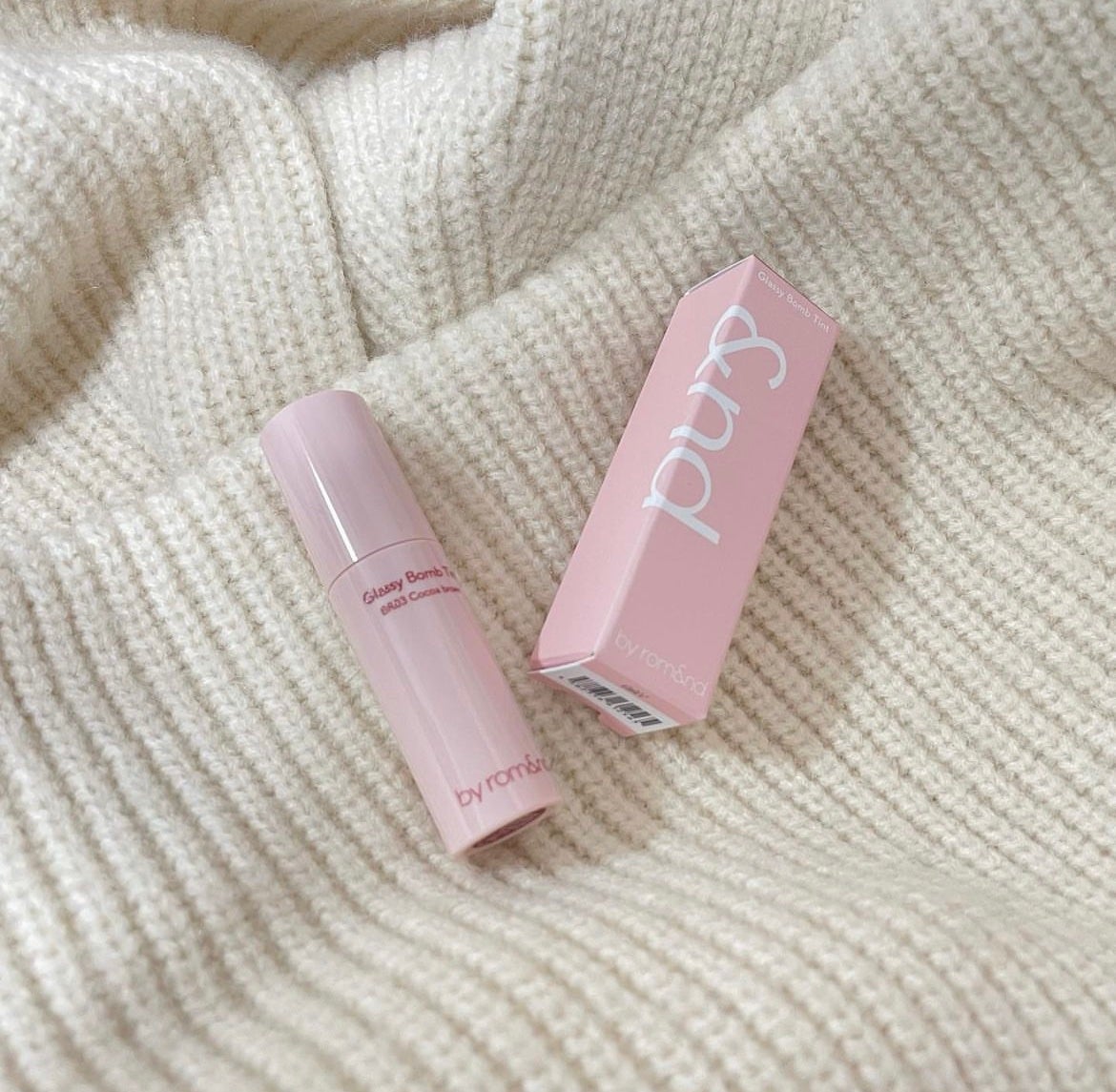 アンドバイロムアンド グラッシーボムティント/&nd by rom&nd/リップティントを使ったクチコミ(1枚目)